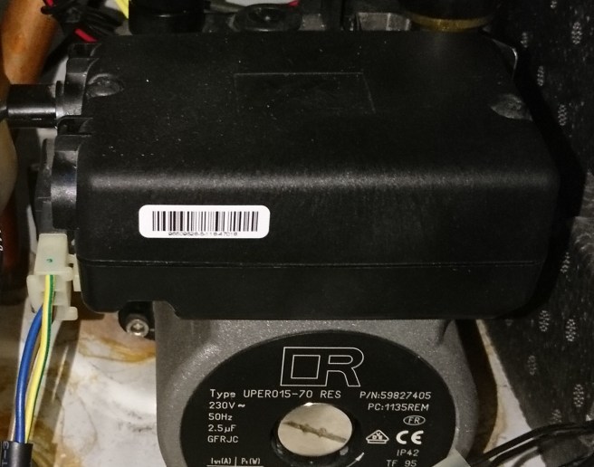 Burner water pump: power connector